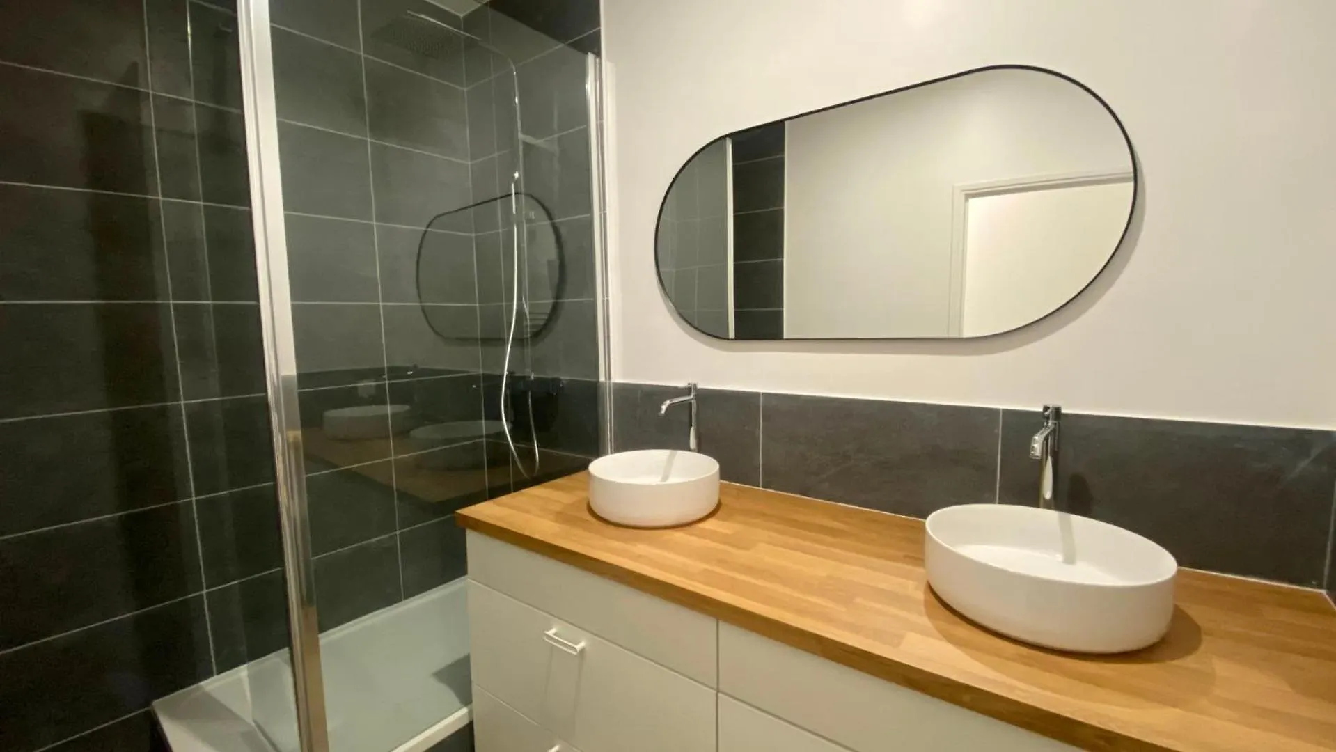 Spacious Flat Near Grands Boulevards 6P Paris 0*,